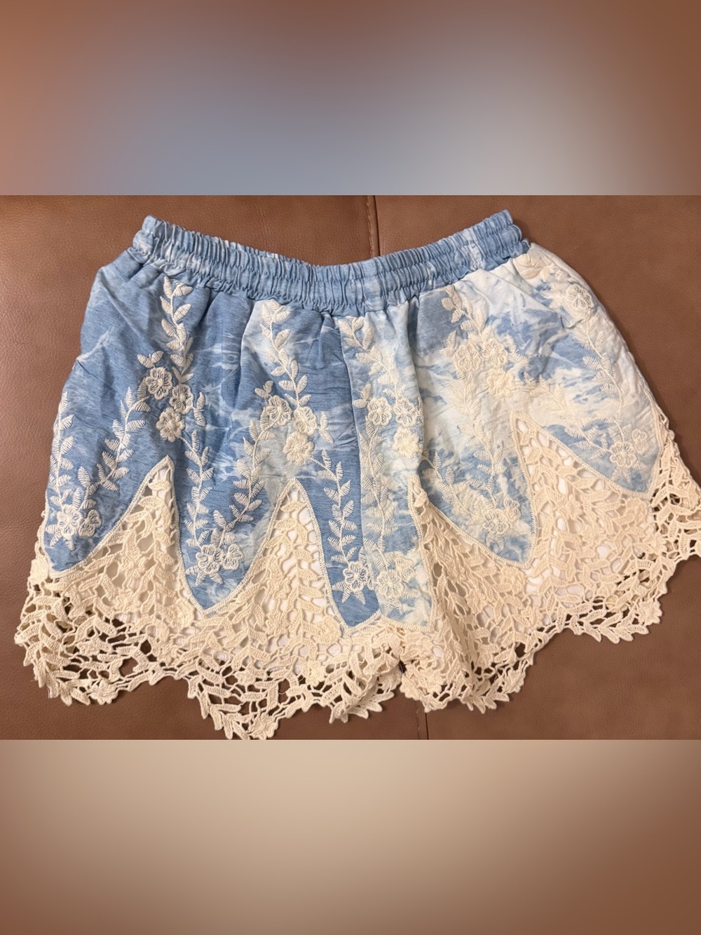 E2 Clothing Boho cloud washed effect Crochet Lace Trim Shorts NWT - Picture 4 of 10
